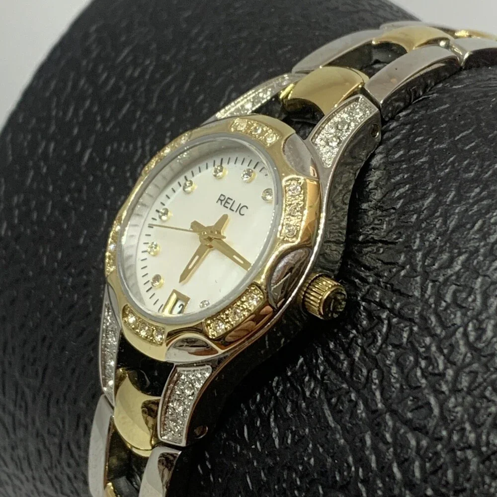 Relic by Fossil ZR11761 Women's Stainless Steel Analog Dial Quartz Watch Ga98